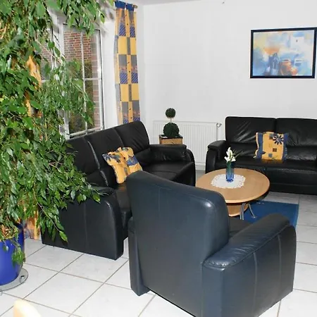 In With Swimming Pool Semesterbostad Hooksiel